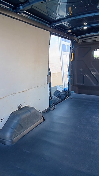 Ford Transit 12 of 19