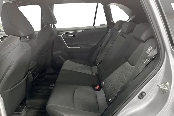 Toyota RAV4 Plug-in Hybrid 17 of 22