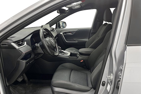 Toyota RAV4 Plug-in Hybrid 11 of 22