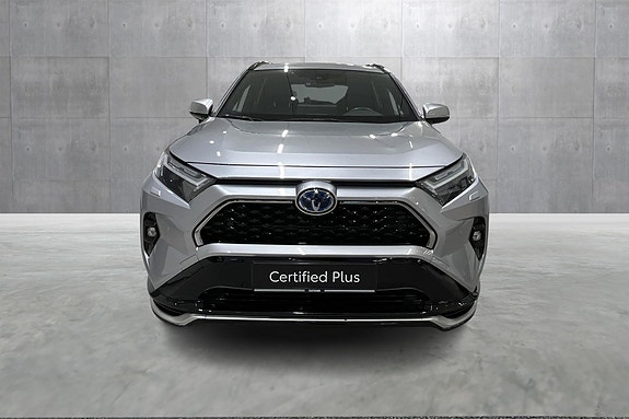 Toyota RAV4 Plug-in Hybrid 8 of 22