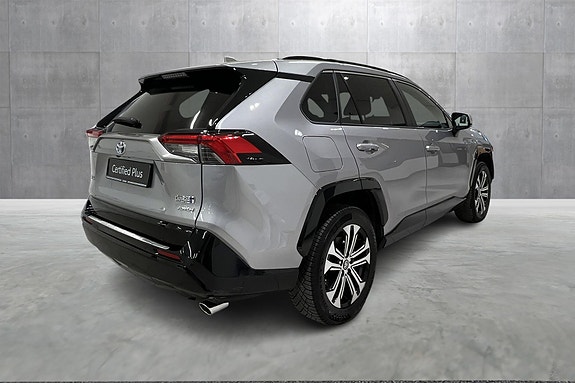 Toyota RAV4 Plug-in Hybrid 5 of 22