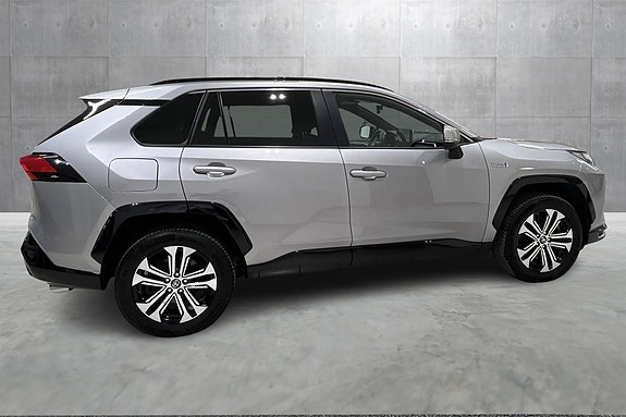 Toyota RAV4 Plug-in Hybrid 6 of 22