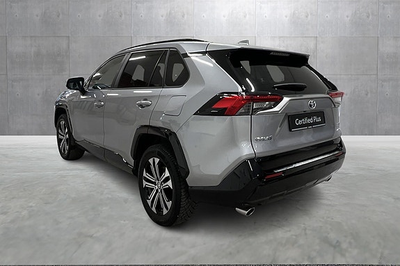 Toyota RAV4 Plug-in Hybrid 3 of 22