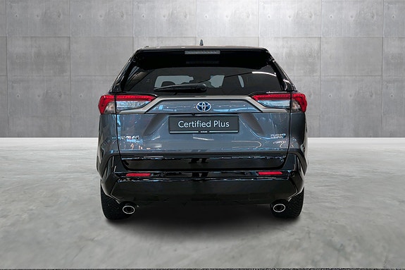 Toyota RAV4 Plug-in Hybrid 4 of 22