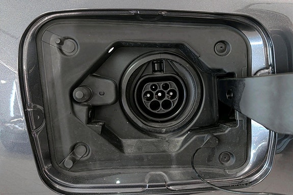 Toyota RAV4 Plug-in Hybrid 9 of 22