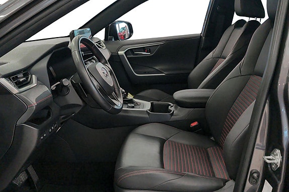 Toyota RAV4 Plug-in Hybrid 11 of 22