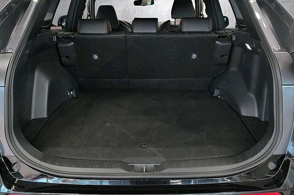 Toyota RAV4 Plug-in Hybrid 19 of 22
