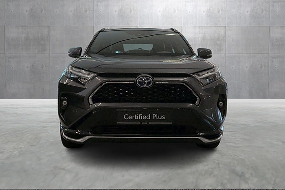 Toyota RAV4 Plug-in Hybrid 8 of 22