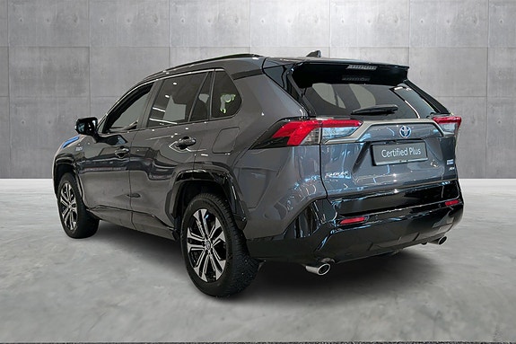 Toyota RAV4 Plug-in Hybrid 3 of 22