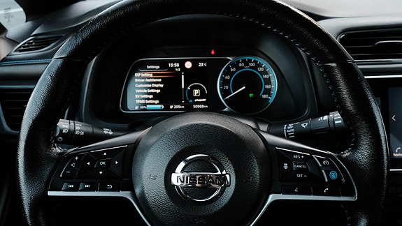 Nissan Leaf 27 of 30