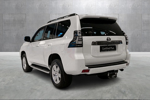Toyota Land Cruiser 3 of 17