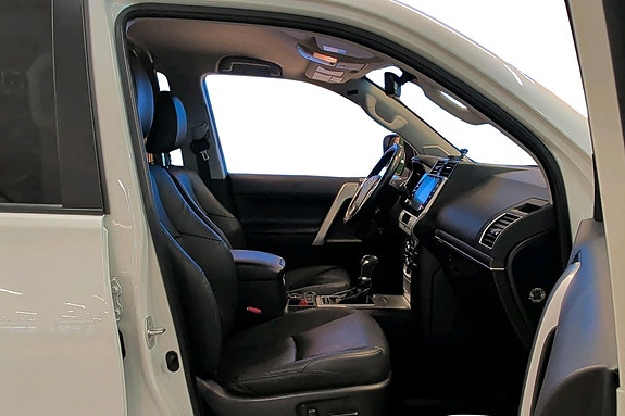 Toyota Land Cruiser 16 of 17