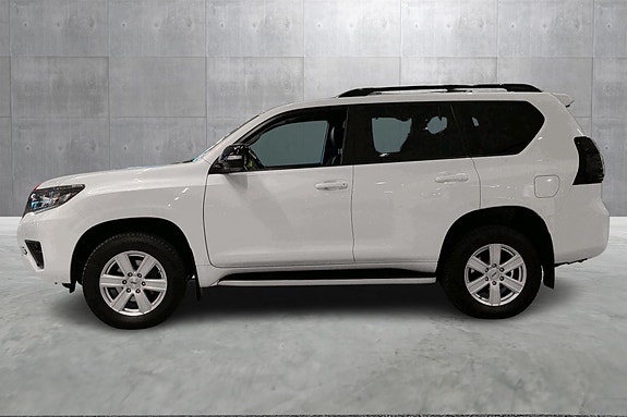 Toyota Land Cruiser 2 of 17