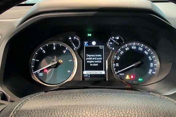 Toyota Land Cruiser 12 of 17