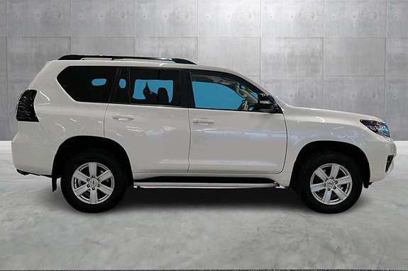 Toyota Land Cruiser 6 of 17