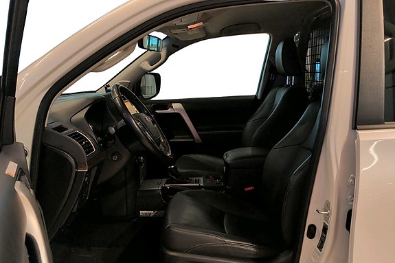 Toyota Land Cruiser 10 of 17