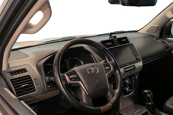 Toyota Land Cruiser 9 of 17