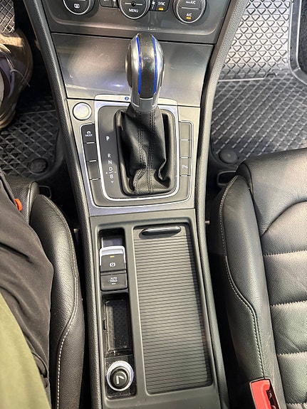 Volkswagen GOLF 12 of 14
