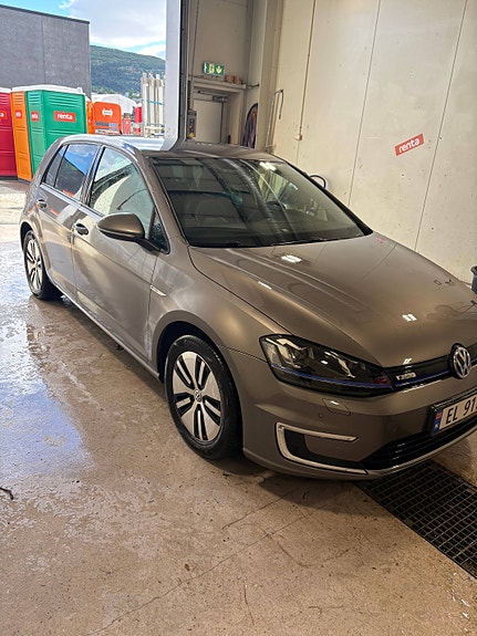 Volkswagen GOLF 2 of 14