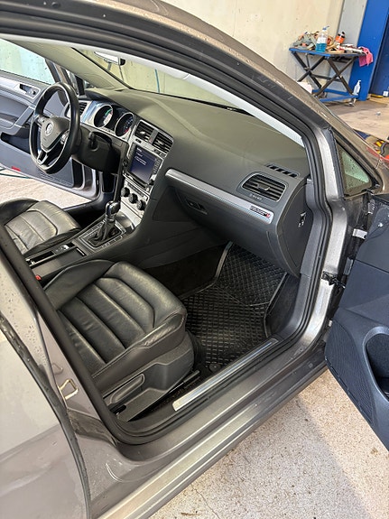 Volkswagen GOLF 8 of 14