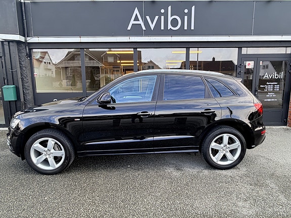 Audi Q5 2 of 25