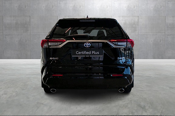 Toyota RAV4 Plug-in Hybrid 4 of 24