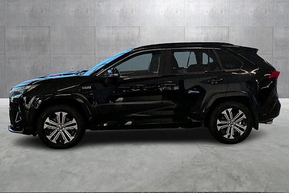 Toyota RAV4 Plug-in Hybrid 2 of 24