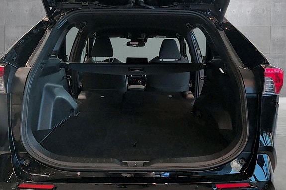 Toyota RAV4 Plug-in Hybrid 21 of 24
