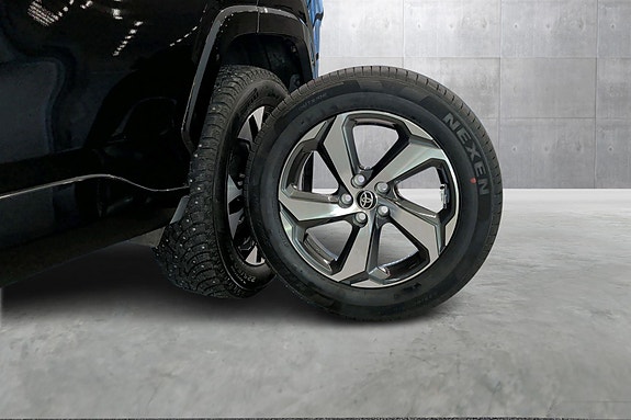 Toyota RAV4 Plug-in Hybrid 24 of 24