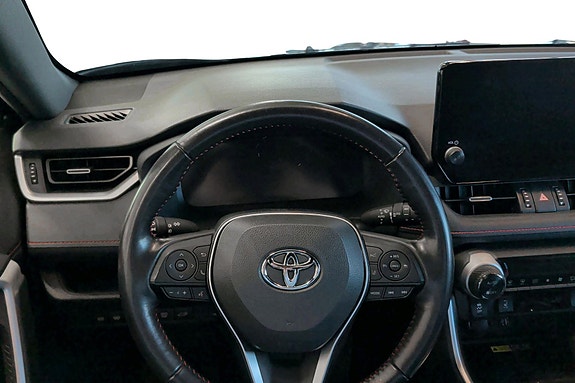 Toyota RAV4 Plug-in Hybrid 12 of 24