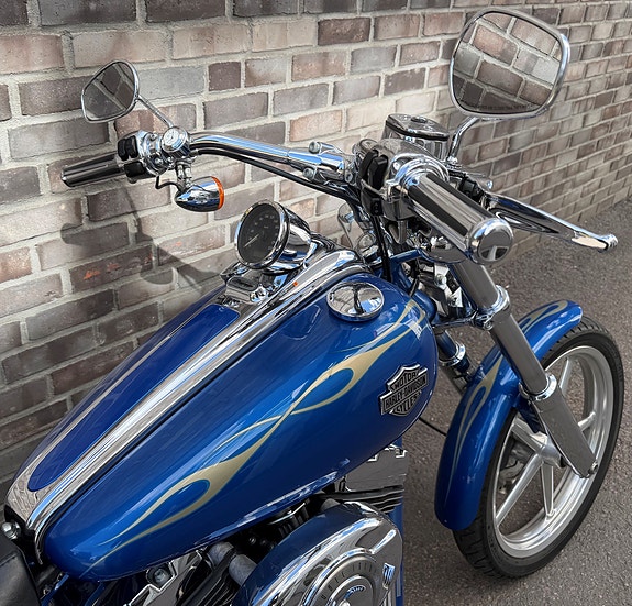 Harley-Davidson FXCWC Softail Rocker C 4 of 13