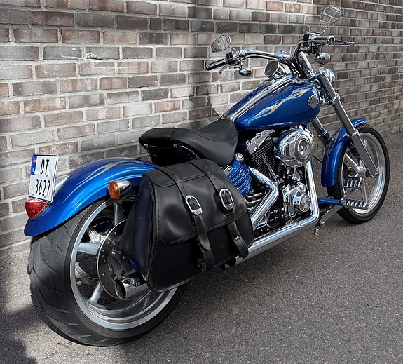 Harley-Davidson FXCWC Softail Rocker C 2 of 13
