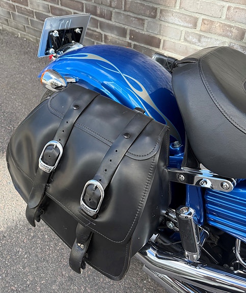 Harley-Davidson FXCWC Softail Rocker C 7 of 13