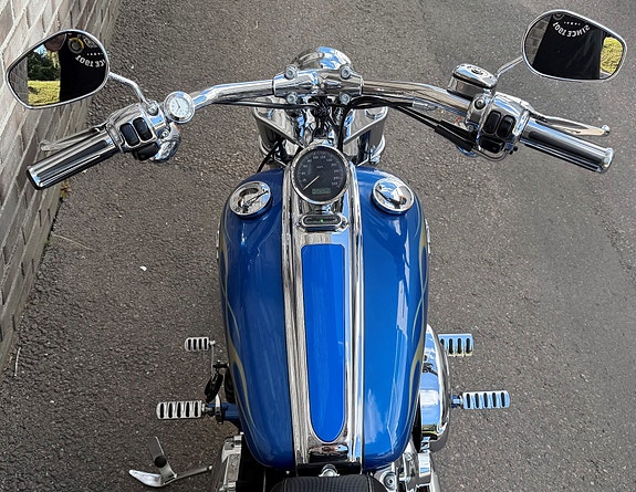 Harley-Davidson FXCWC Softail Rocker C 5 of 13
