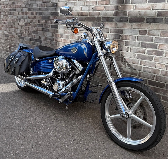 Harley-Davidson FXCWC Softail Rocker C 3 of 13
