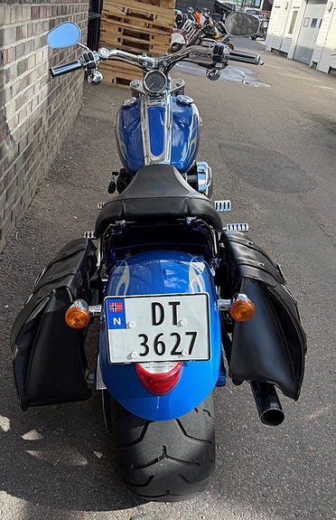 Harley-Davidson FXCWC Softail Rocker C 8 of 13
