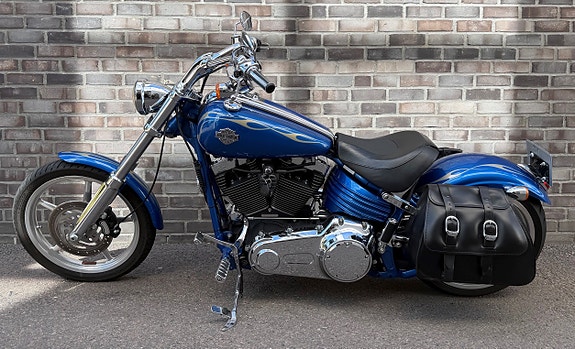 Harley-Davidson FXCWC Softail Rocker C 10 of 13