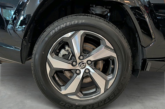 Toyota RAV4 Plug-in Hybrid 21 of 22