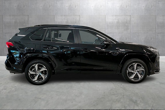Toyota RAV4 Plug-in Hybrid 6 of 22