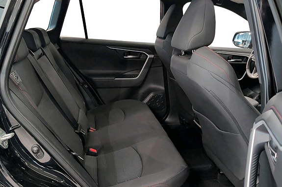 Toyota RAV4 Plug-in Hybrid 18 of 22