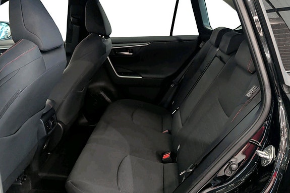 Toyota RAV4 Plug-in Hybrid 17 of 22