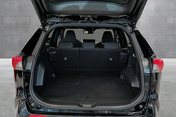 Toyota RAV4 Plug-in Hybrid 19 of 22