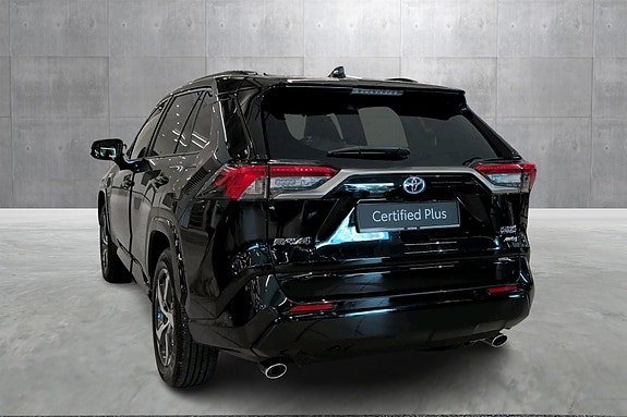 Toyota RAV4 Plug-in Hybrid 3 of 22
