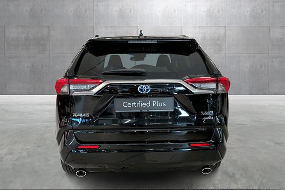 Toyota RAV4 Plug-in Hybrid 4 of 22