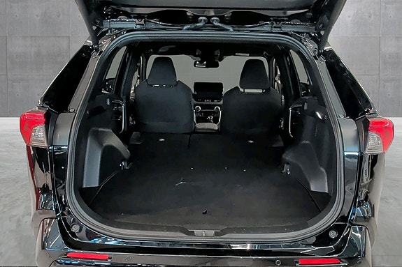 Toyota RAV4 Plug-in Hybrid 22 of 22