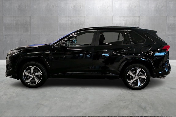 Toyota RAV4 Plug-in Hybrid 2 of 22