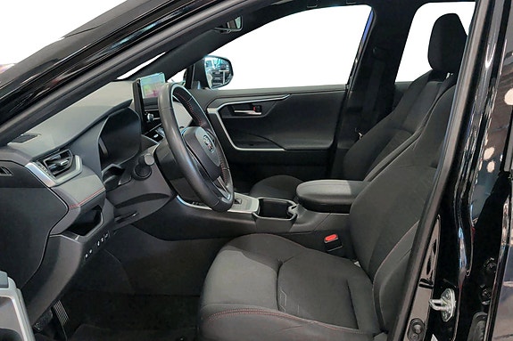 Toyota RAV4 Plug-in Hybrid 11 of 22