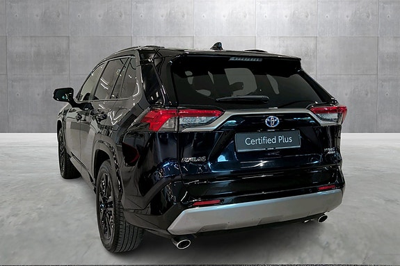 Toyota RAV4 3 of 21