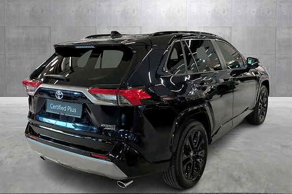 Toyota RAV4 5 of 21