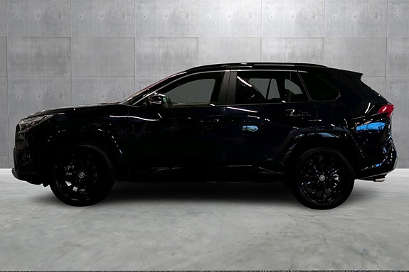 Toyota RAV4 2 of 21